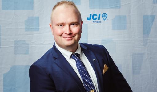 Suomalaiset nuorkauppakamarilaiset menestyivät JCI:n maailmanlaajuisissa vaaleissa – kuusi tekijää kansainvälisiin luottamustehtäviin vuonna 2023