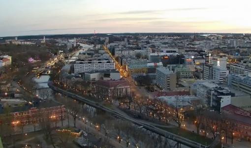 Tuomiokirkon tornin webbikamerat tuovat Turkuun naakan näkökulman (su, ru, eng)